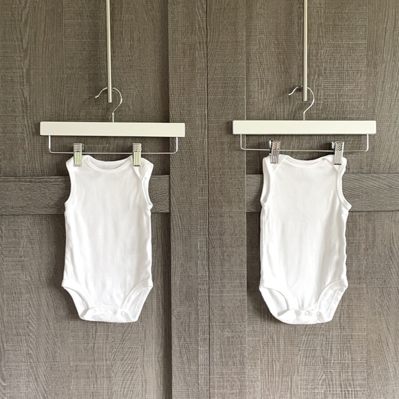 5/$20⭐️NWOT Lot 2 Carter’s onesies - Picture 1 of 4